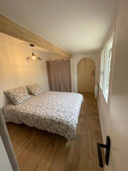 Vila Maisonnette Avec Jardin A Ares Exteriér fotografie